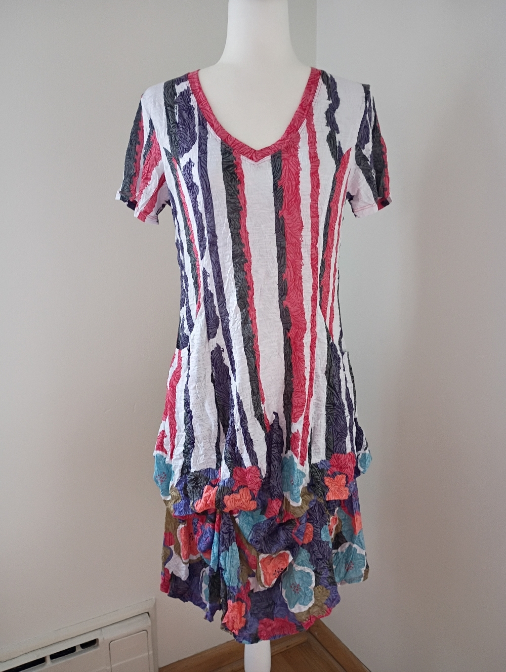 Carine Dakota Floral Bubble Hem Dress NWT Size Medium